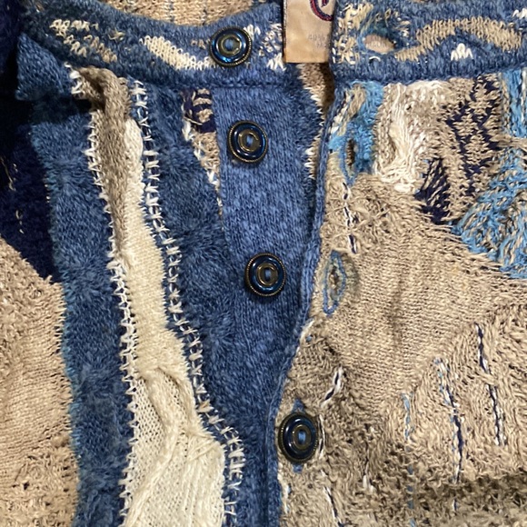 Women’s Vintage Classic Coogi Short Sleeve Sweater - Picture 5 of 7